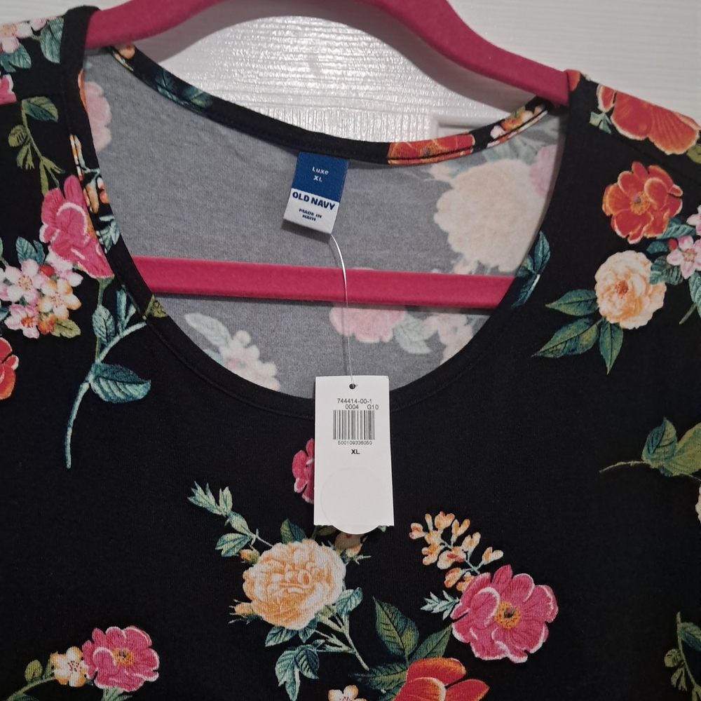 Women’s Black Floral Short Sleeve Top - Pink & Cream Blossoms - Picture 3 of 8